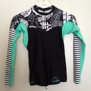 Dakine Black Green Striped Rashguard Long Sleeved XS Excellent Condition!
